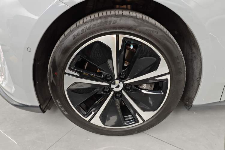 Used Nio ET5T 2023 75 kWh Touring Left Front Wheel Hub