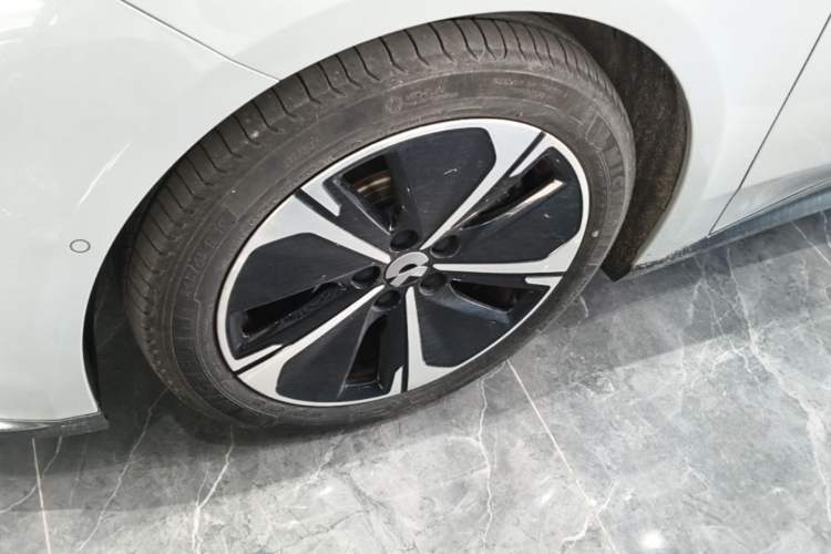 Used Nio ET5T 2023 75 kWh Touring Left Front Wheel Hub