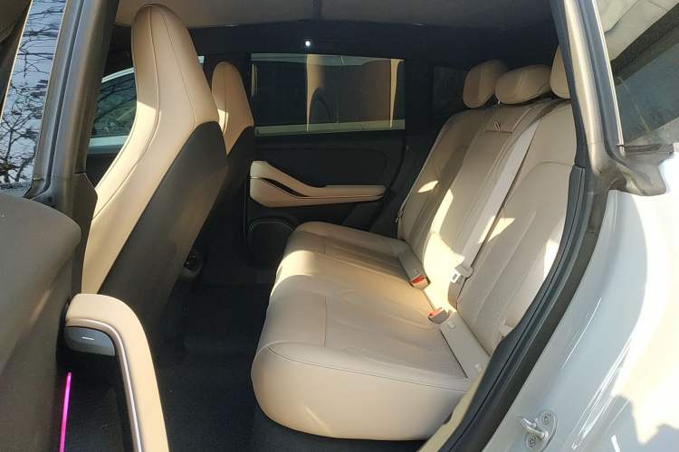 Used Nio ET5T 2023 75 kWh Touring Left Rear Seat