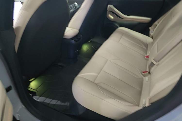 Used Nio ET5T 2023 75 kWh Touring Left Rear Seat