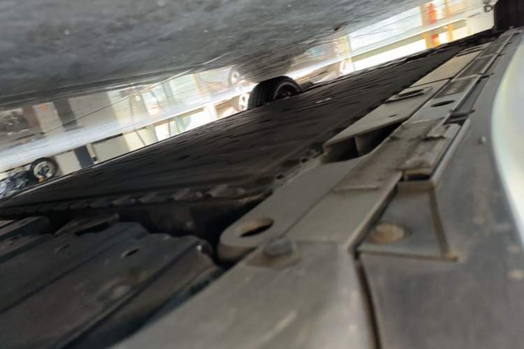 Used Nio ET5T 2023 75 kWh Touring Left Side Sill