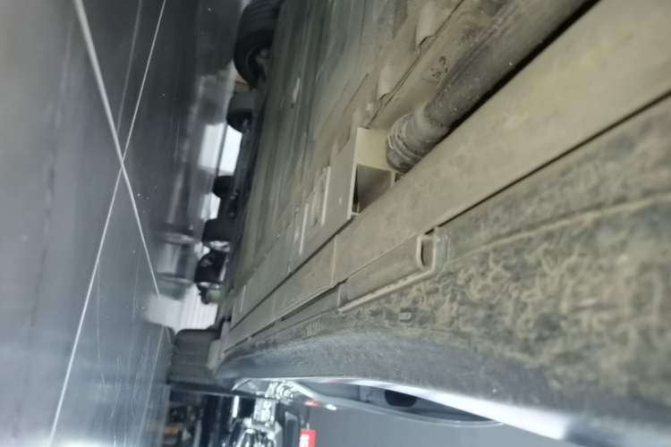 Used Nio ET5T 2023 75 kWh Touring Left Side Sill