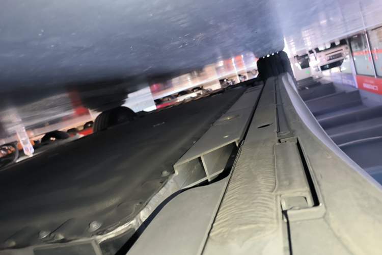 Used Nio ET5T 2023 75 kWh Touring Left Side Sill