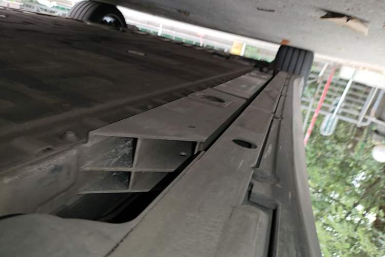 Used Nio ET5T 2023 75 kWh Touring Left Side Sill