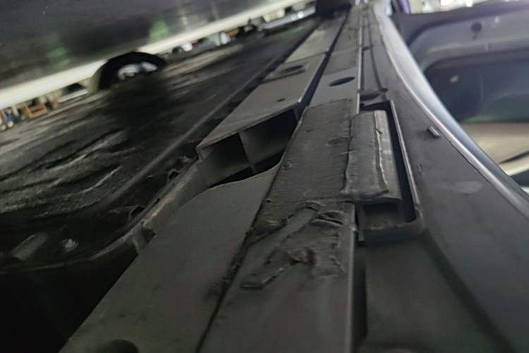 Used Nio ET5T 2023 75 kWh Touring Left Side Sill