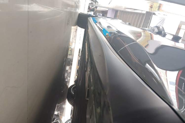 Used Nio ET5T 2023 75 kWh Touring Left Side Sill