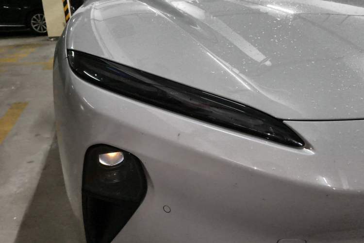 Used Nio ET5T 2023 75 kWh Touring Right Front Headlight