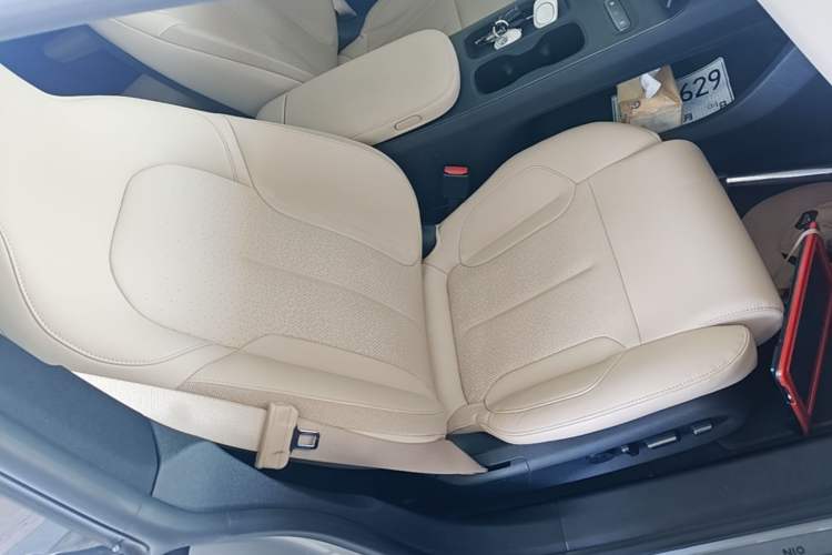 Used Nio ET5T 2023 75 kWh Touring Right Front Seat