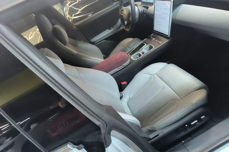 Used Nio ET5T 2023 75 kWh Touring Right Front Seat