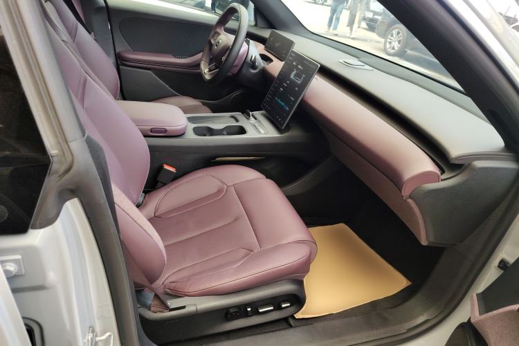 Used Nio ET5T 2023 75 kWh Touring Right Front Seat