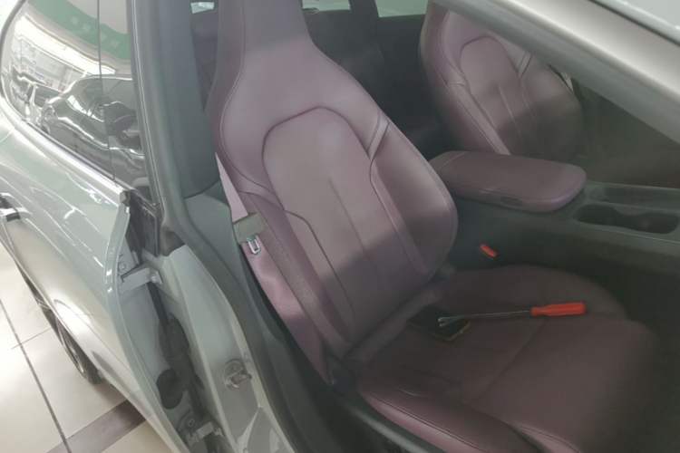 Used Nio ET5T 2023 75 kWh Touring Right Front Seat