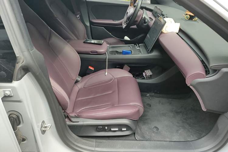 Used Nio ET5T 2023 75 kWh Touring Right Front Seat