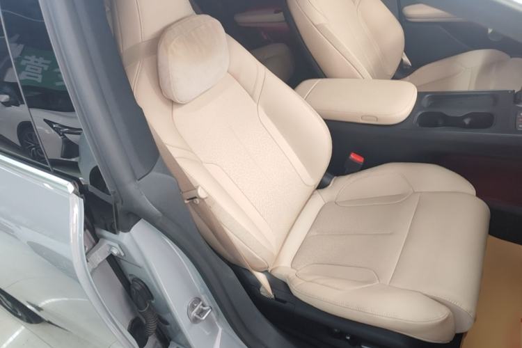 Used Nio ET5T 2023 75 kWh Touring Right Front Seat
