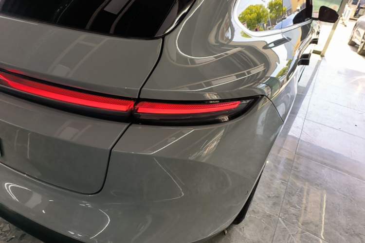 Used Nio ET5T 2023 75 kWh Touring Right Rear Taillight
