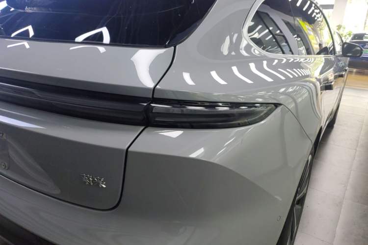 Used Nio ET5T 2023 75 kWh Touring Right Rear Taillight