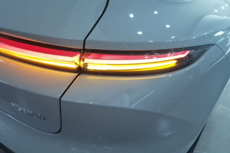 Used Nio ET5T 2023 75 kWh Touring Right Rear Taillight