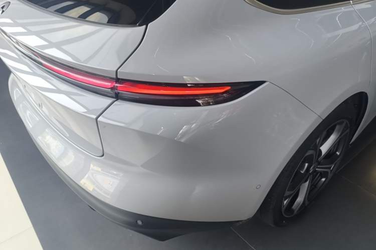 Used Nio ET5T 2023 75 kWh Touring Right Rear Taillight