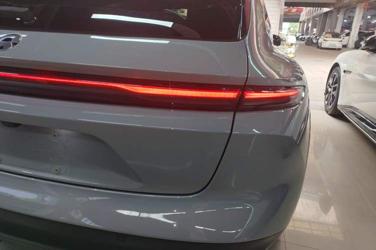 Used Nio ET5T 2023 75 kWh Touring Right Rear Taillight