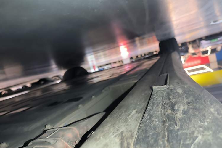 Used Nio ET5T 2023 75 kWh Touring Right Side Sill