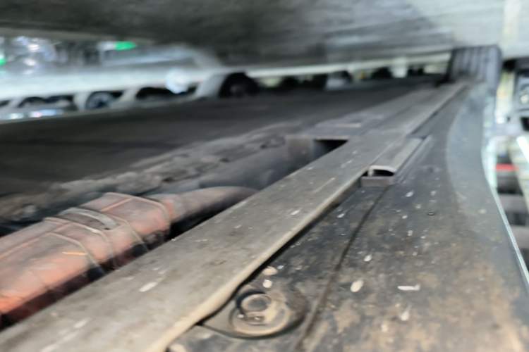 Used Nio ET5T 2023 75 kWh Touring Right Side Sill