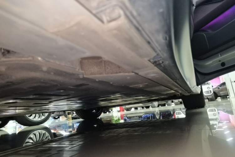 Used Nio ET5T 2023 75 kWh Touring Right Side Sill