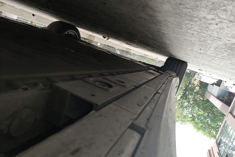 Used Nio ET5T 2023 75 kWh Touring Right Side Sill
