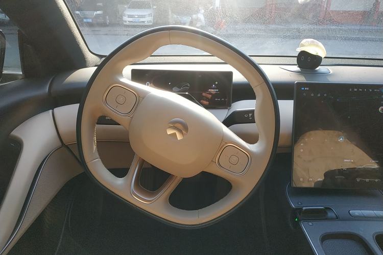 Used Nio ET5T 2023 75 kWh Touring Steering Wheel