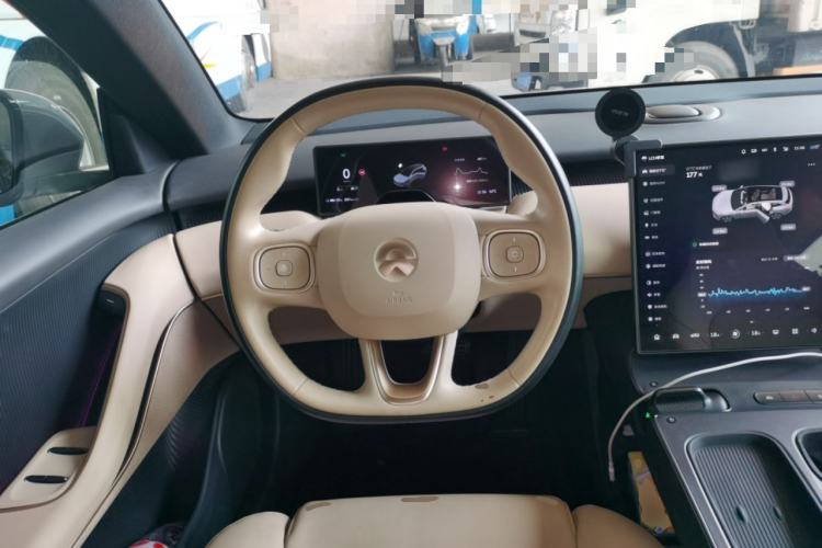 Used Nio ET5T 2023 75 kWh Touring Steering Wheel
