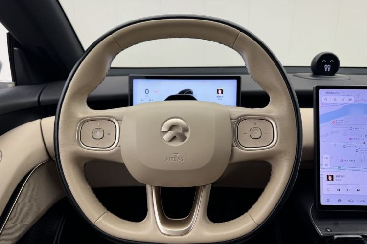 Used Nio ET5T 2023 75 kWh Touring Steering Wheel