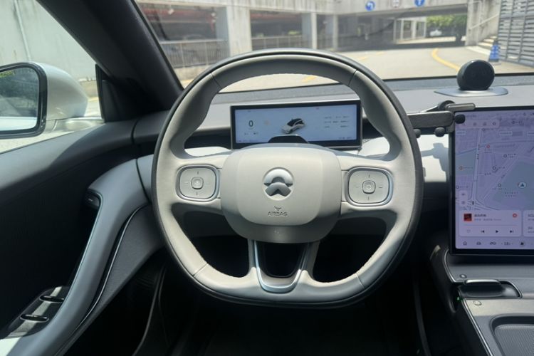 Used Nio ET5T 2023 75 kWh Touring Steering Wheel