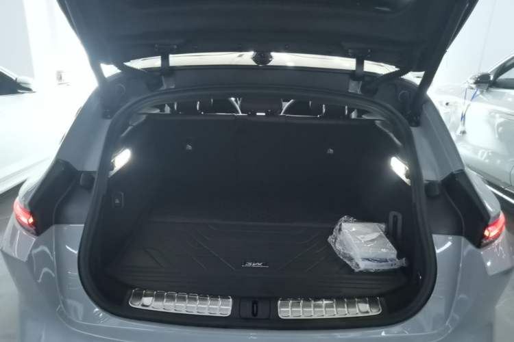 Used Nio ET5T 2023 75 kWh Touring Trunk