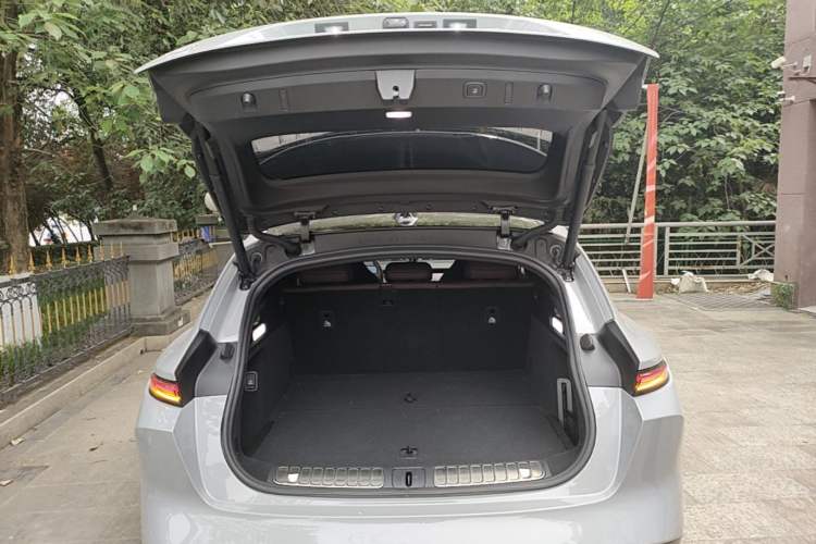 Used Nio ET5T 2023 75 kWh Touring Trunk