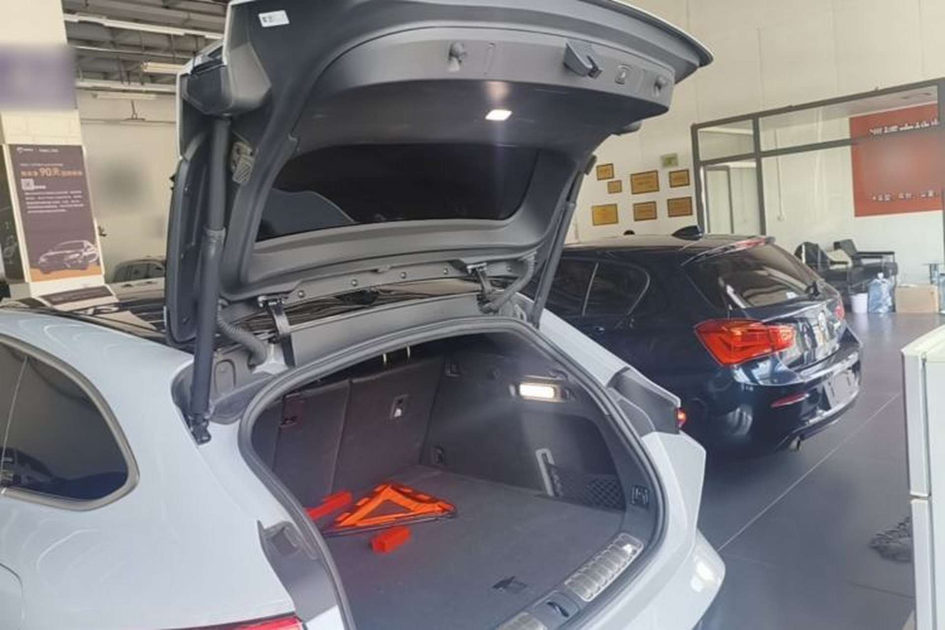 Used Nio ET5T 2023 75 kWh Touring Trunk