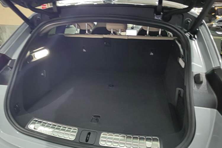 Used Nio ET5T 2023 75 kWh Touring Trunk