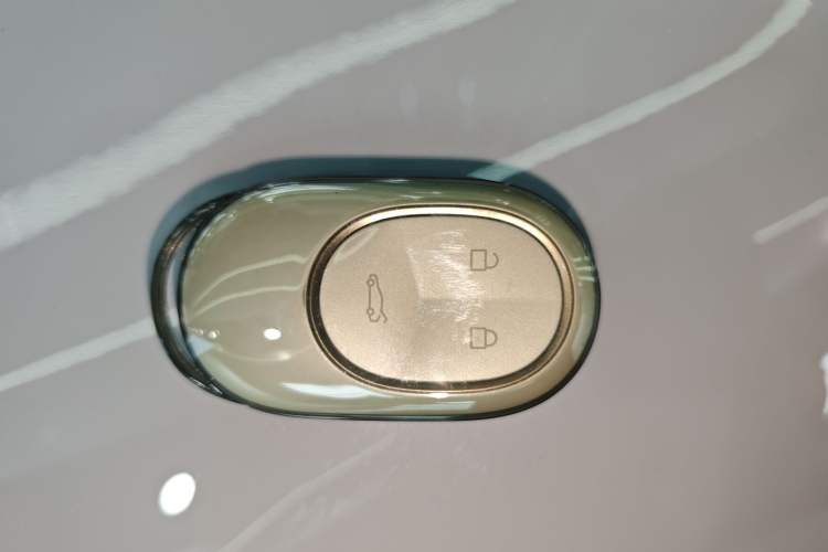 Used Nio ET5T 2023 75 kWh Touring Vehicle Key