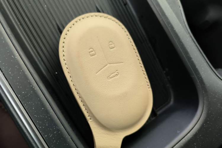 Used Nio ET5T 2023 75 kWh Touring Vehicle Key