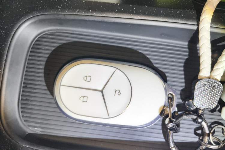 Used Nio ET5T 2023 75 kWh Touring Vehicle Key