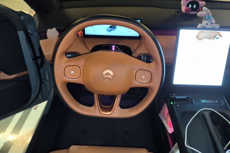 Used Nio ET5T 2023 75 kWh Touring Steering Wheel