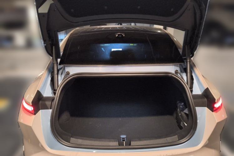 Used Nio ET5T 2023 75 kWh Touring Trunk
