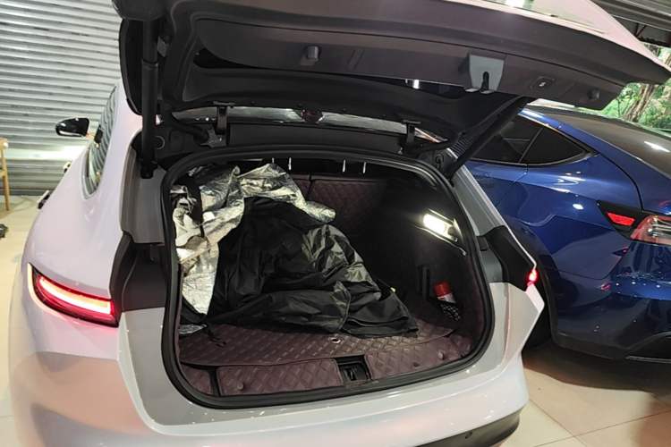 Used Nio ET5T 2023 75 kWh Touring Trunk