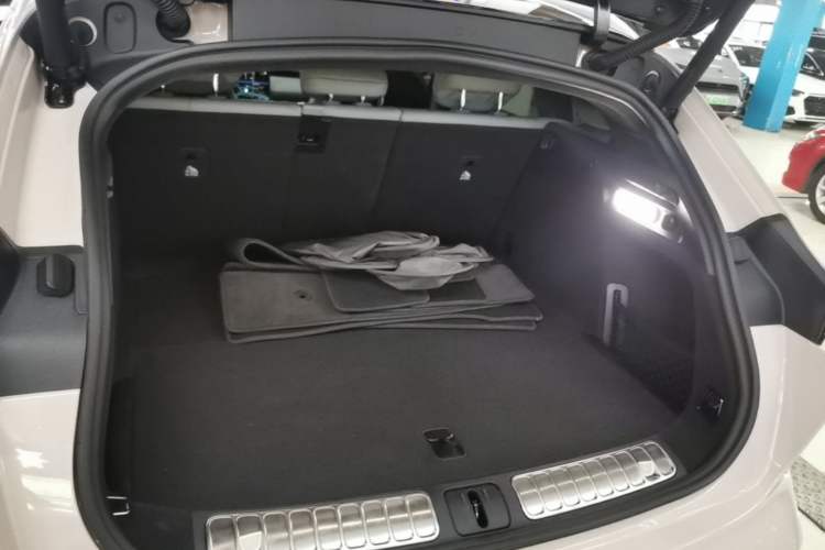 Used Nio ET5T 2023 75 kWh Touring Trunk