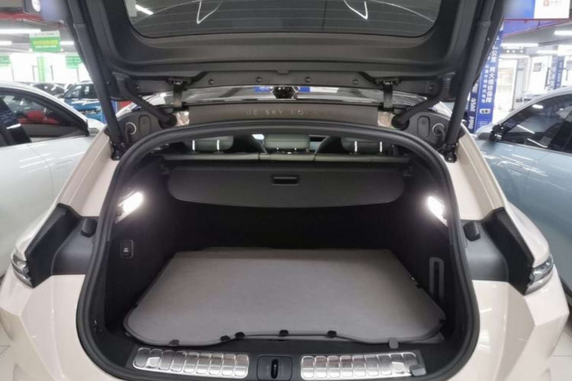 Used Nio ET5T 2023 75 kWh Touring Trunk