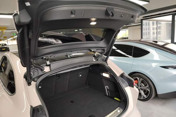 Used Nio ET5T 2023 75 kWh Touring Trunk