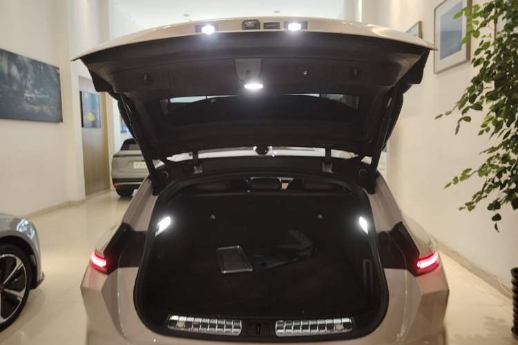 Used Nio ET5T 2023 75 kWh Touring Trunk