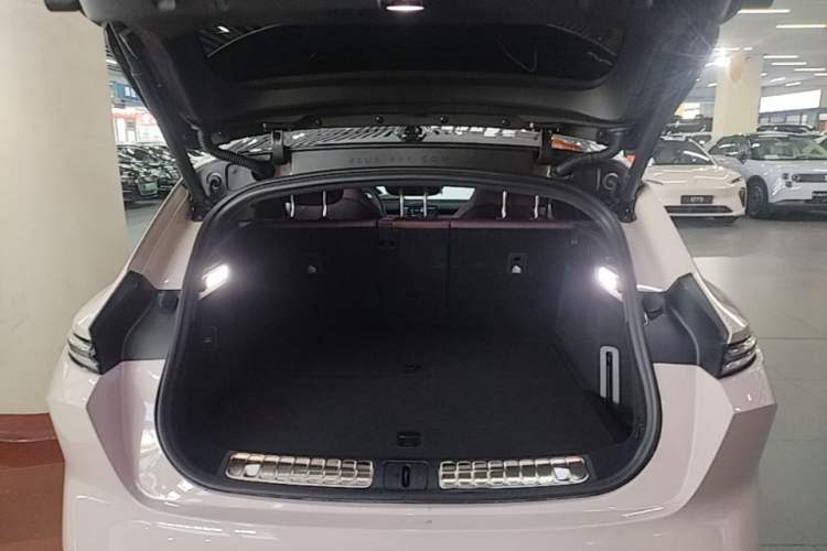 Used Nio ET5T 2023 75 kWh Touring Trunk