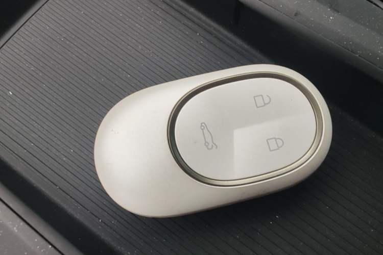 Used Nio ET5T 2023 75 kWh Touring Vehicle Key