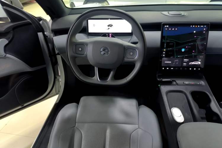 Used Nio ET5T 2023 75 kWh Touring Audio And AC Panel