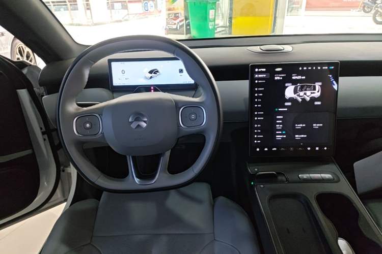 Used Nio ET5T 2023 75 kWh Touring Audio And AC Panel