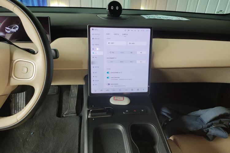 Used Nio ET5T 2023 75 kWh Touring Audio And AC Panel