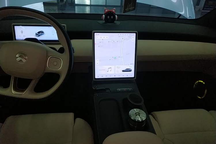 Used Nio ET5T 2023 75 kWh Touring Audio And AC Panel